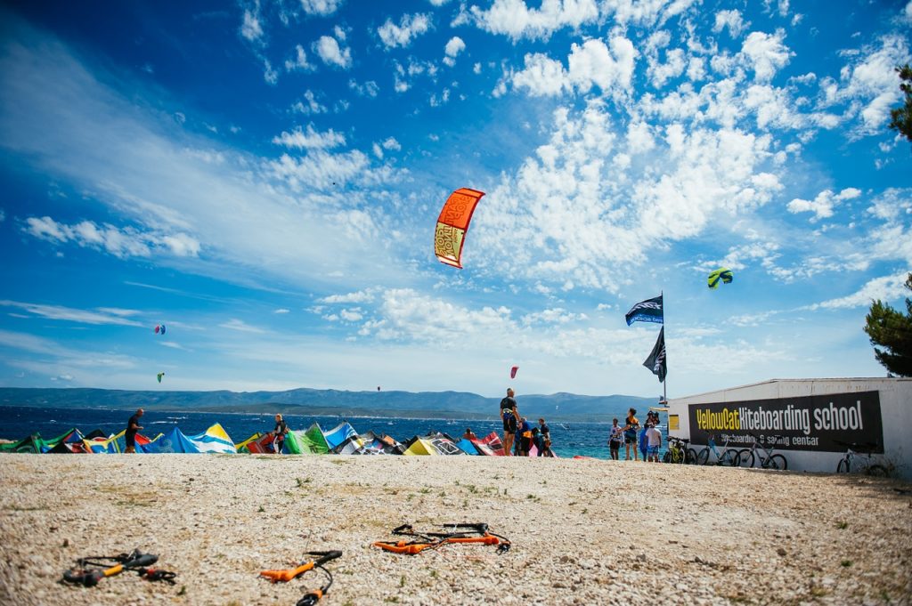 Kiteboarding start & storage equipment