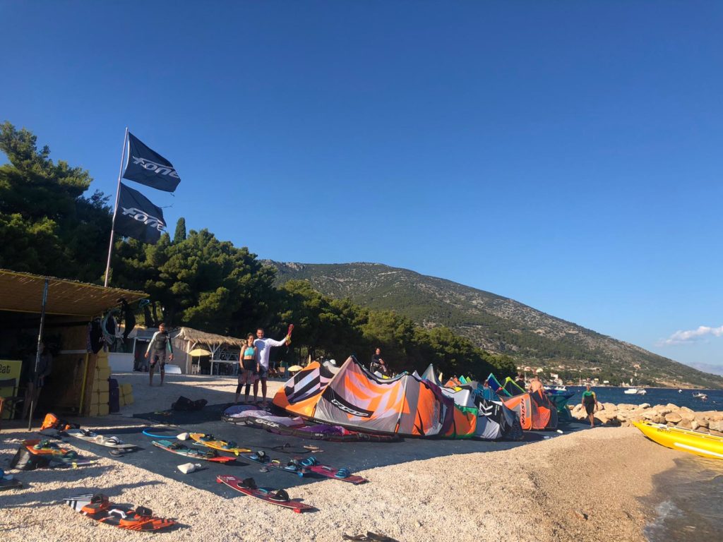 Kitesurfing school Bol