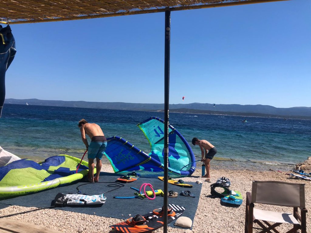 Kitesurfing school Bol