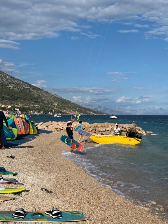 Kitesurfing school Bol